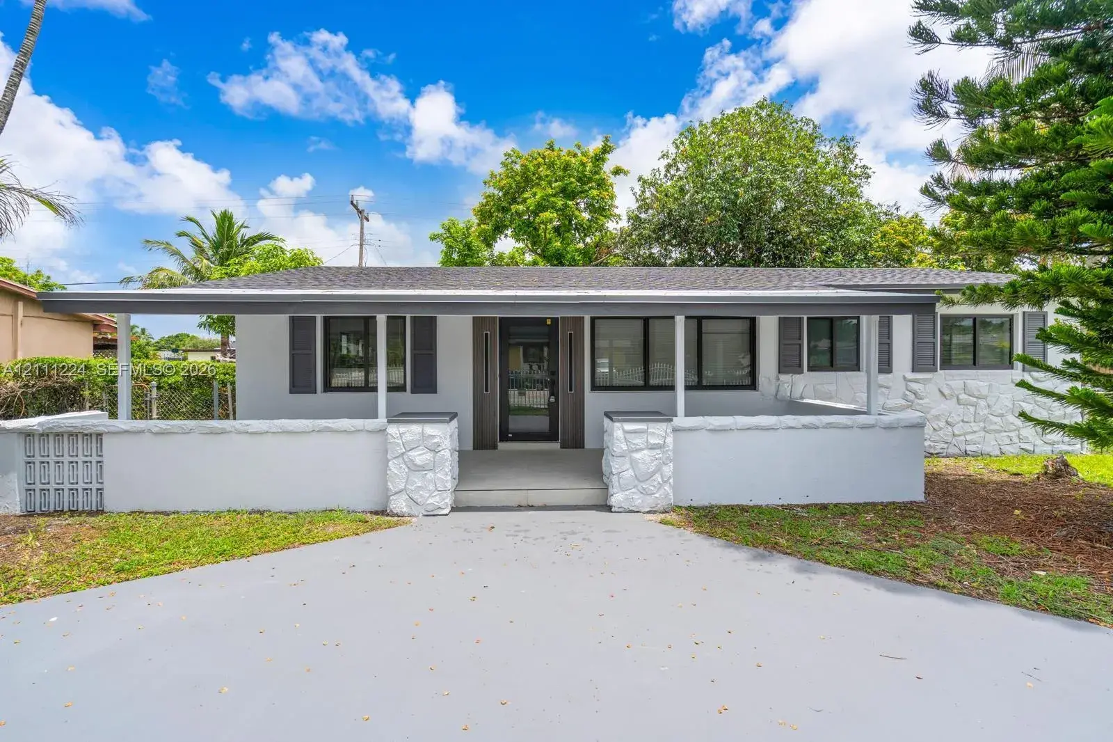 1041 NW 199th St, Miami Gardens FL 33169