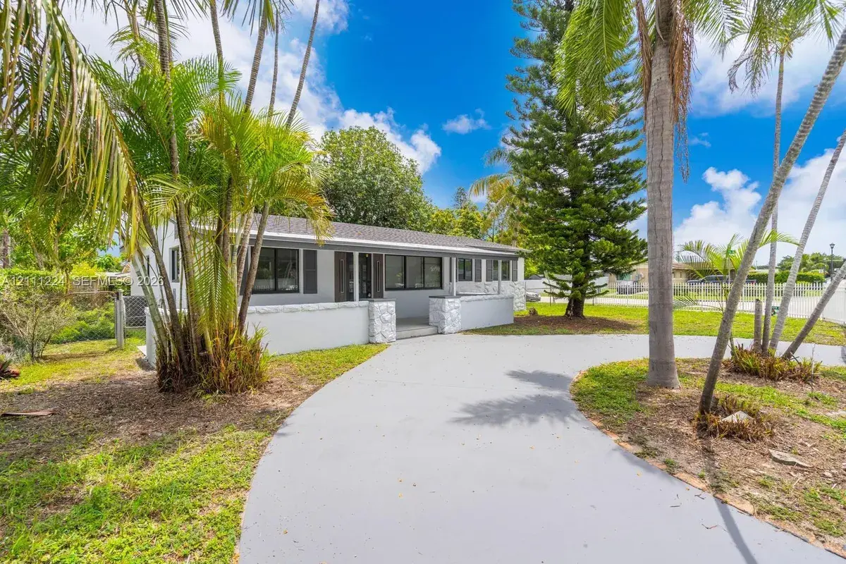 1041 NW 199th St, Miami Gardens FL 33169