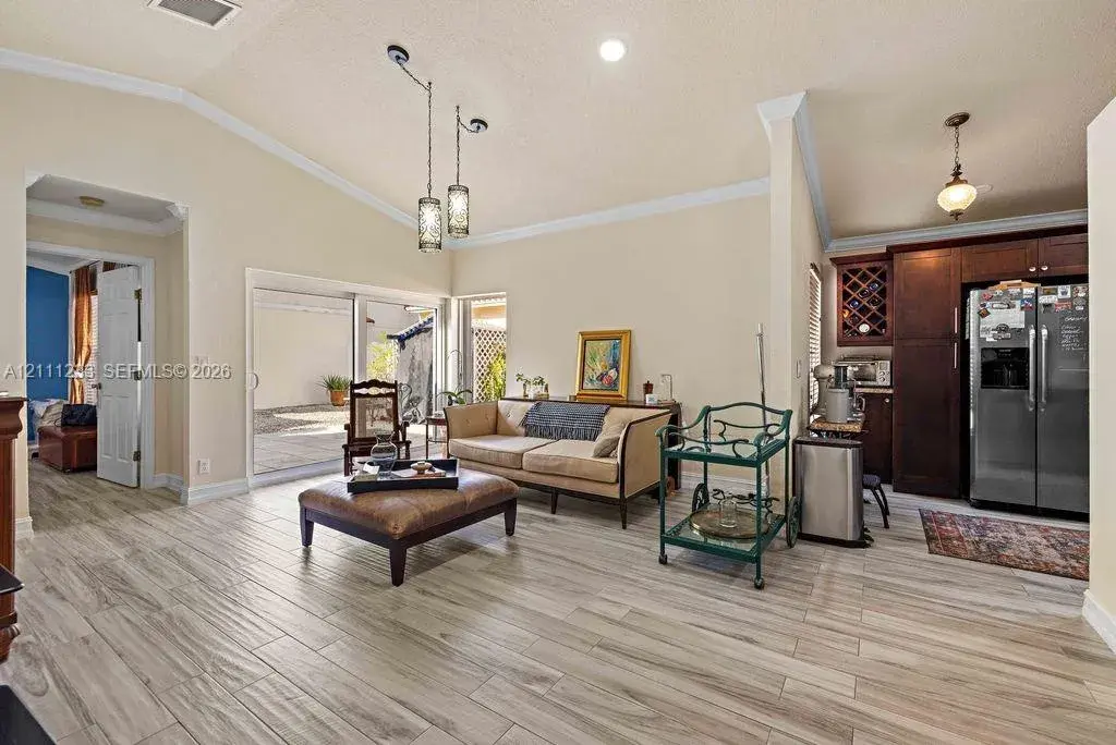 17826 SW 10th Ln, Pembroke Pines FL 33029