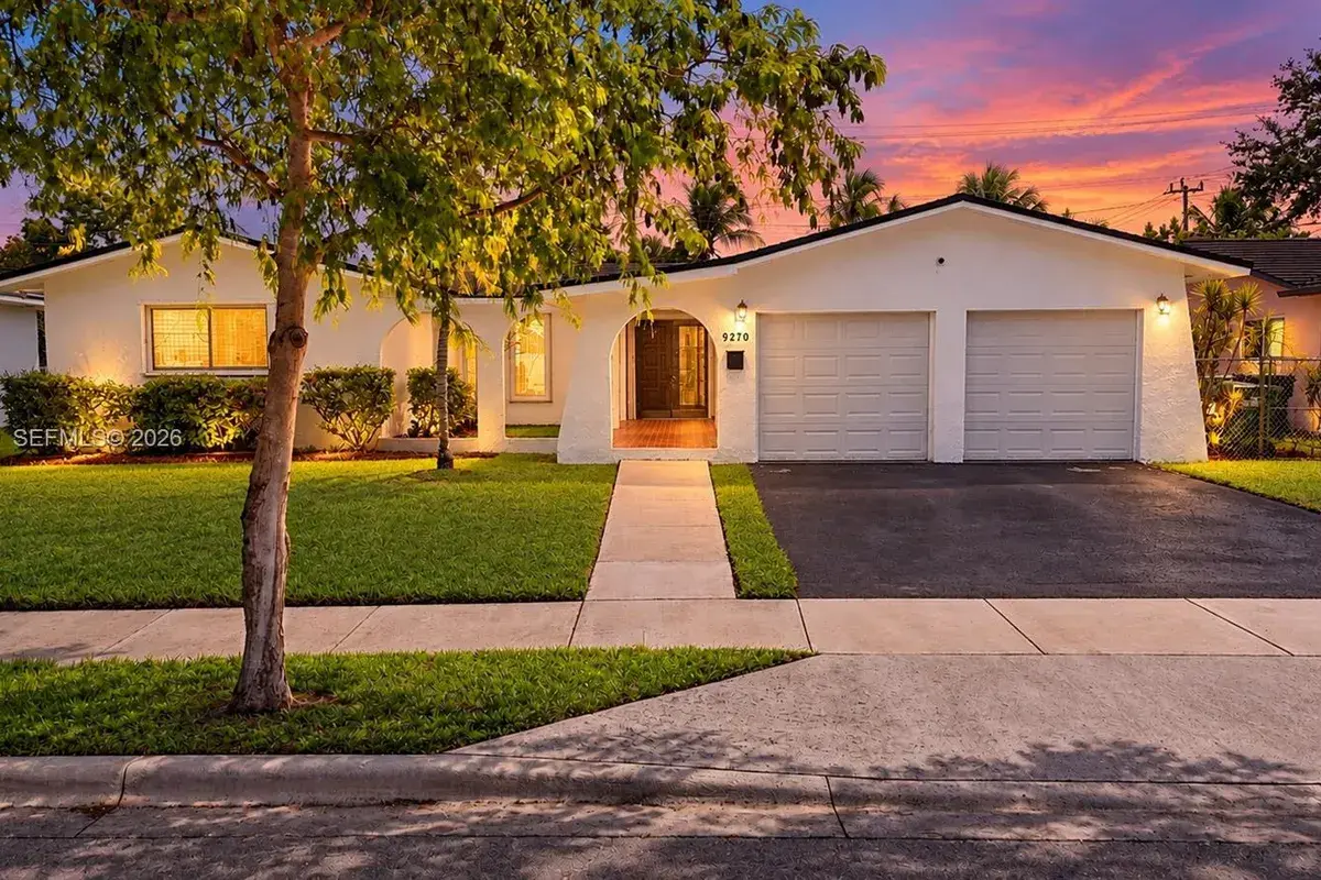 9270 Caribbean Blvd, Cutler Bay FL 33157
