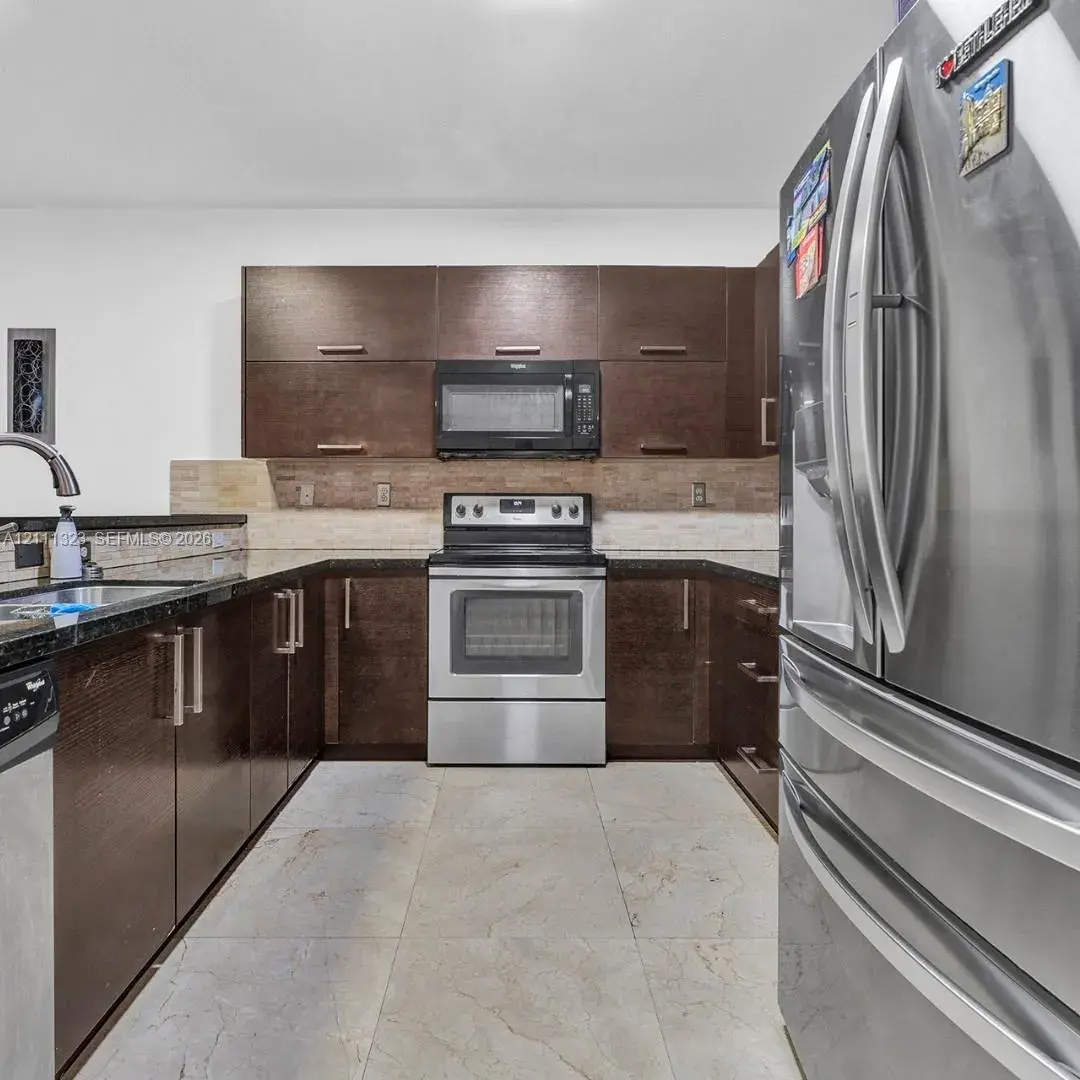 9770 NW 10th St, Miami FL 33172