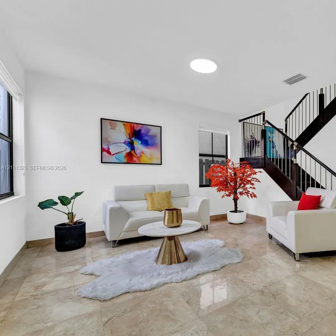 9770 NW 10th St, Miami FL 33172