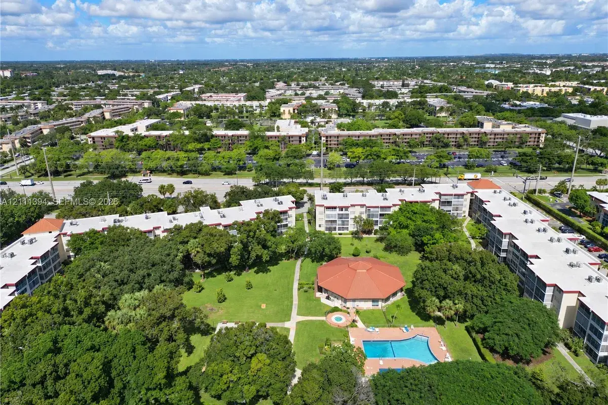 3099 NW 48th Ave # 260, Lauderdale Lakes FL 33313