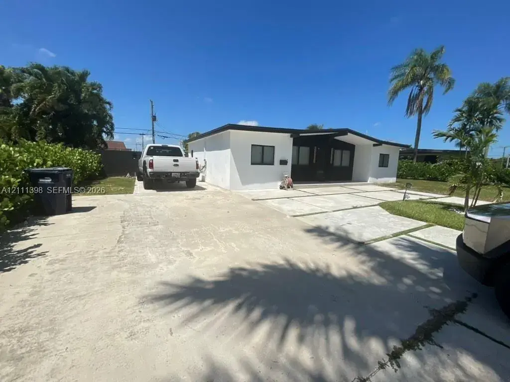 10721 SW 47th Ter, Miami FL 33165