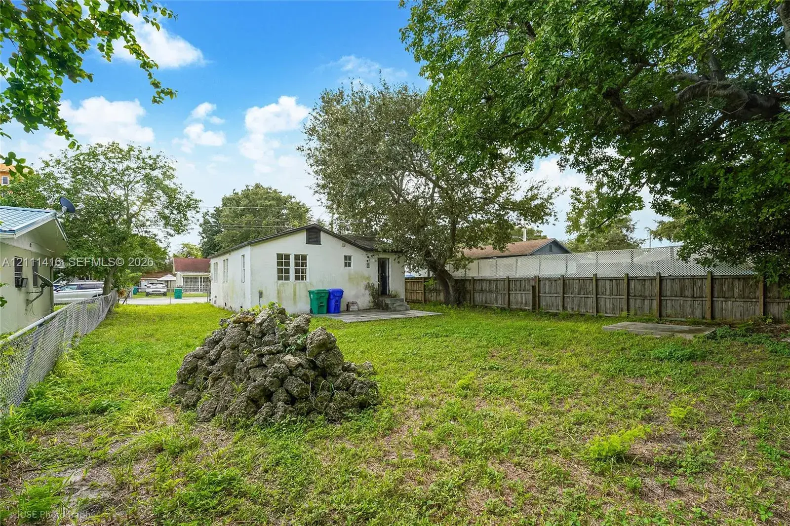1053 NW 55th St, Miami FL 33127