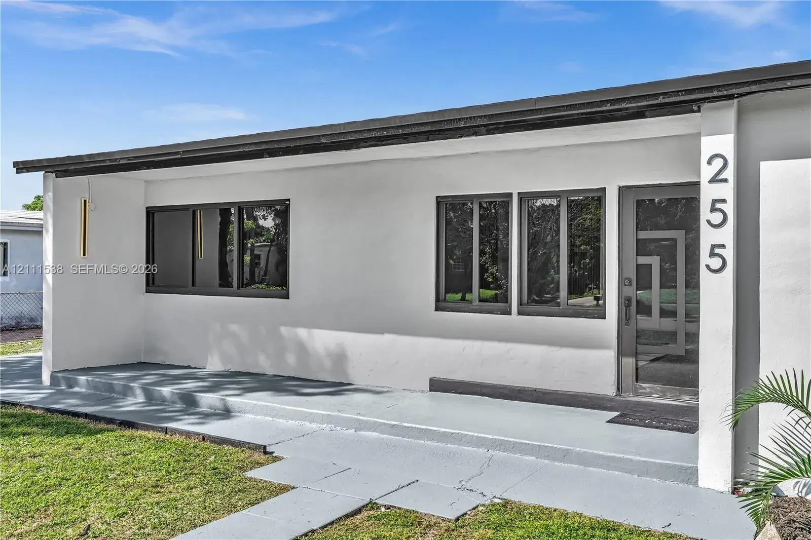 255 NE 41st St, Deerfield Beach FL 33064