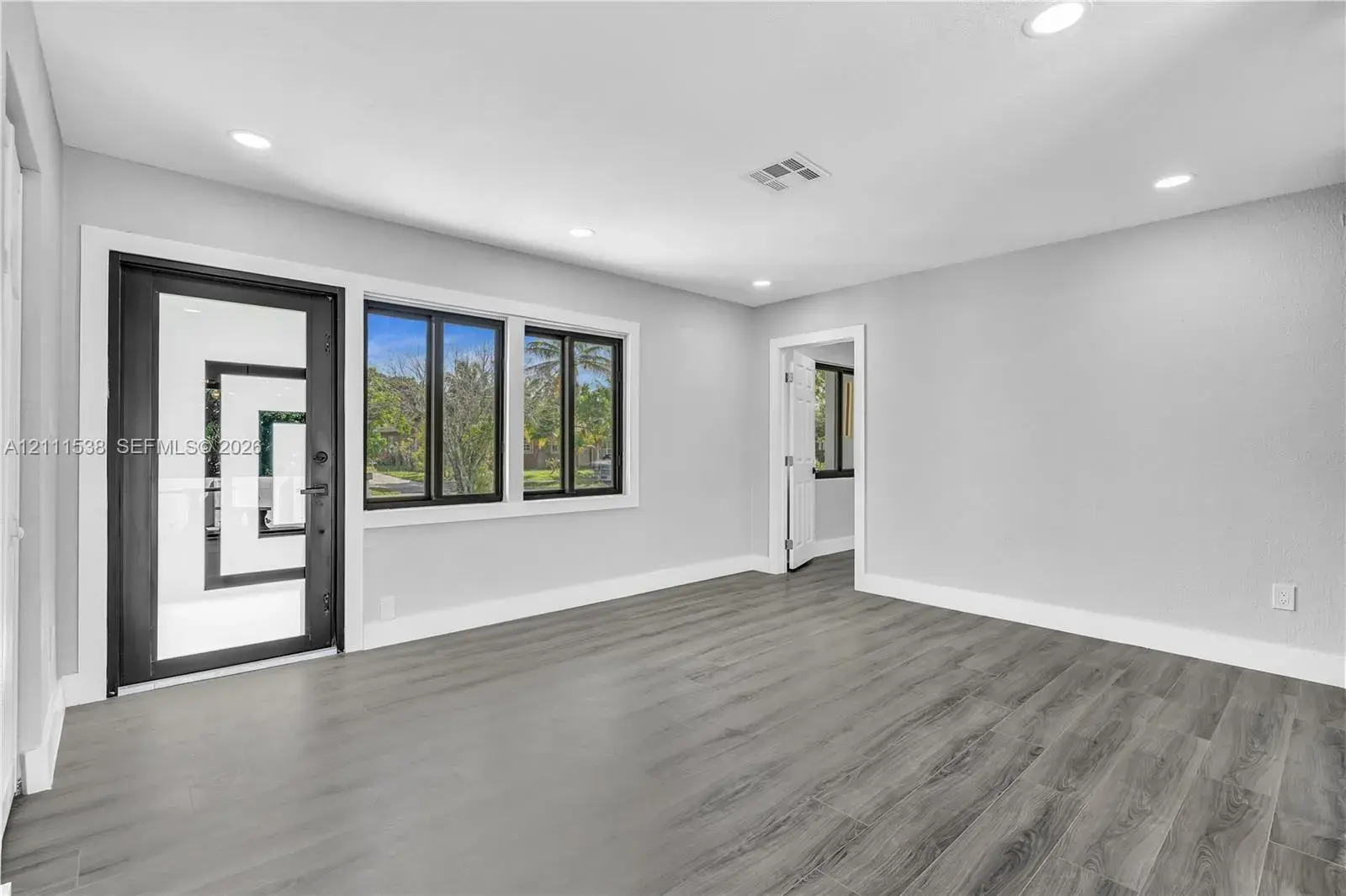 255 NE 41st St, Deerfield Beach FL 33064