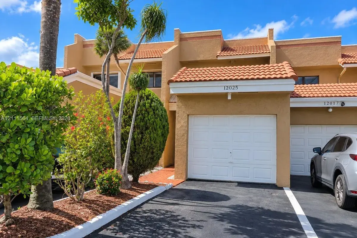12025 S Las Palmas Dr # 12025, Pembroke Pines FL 33025