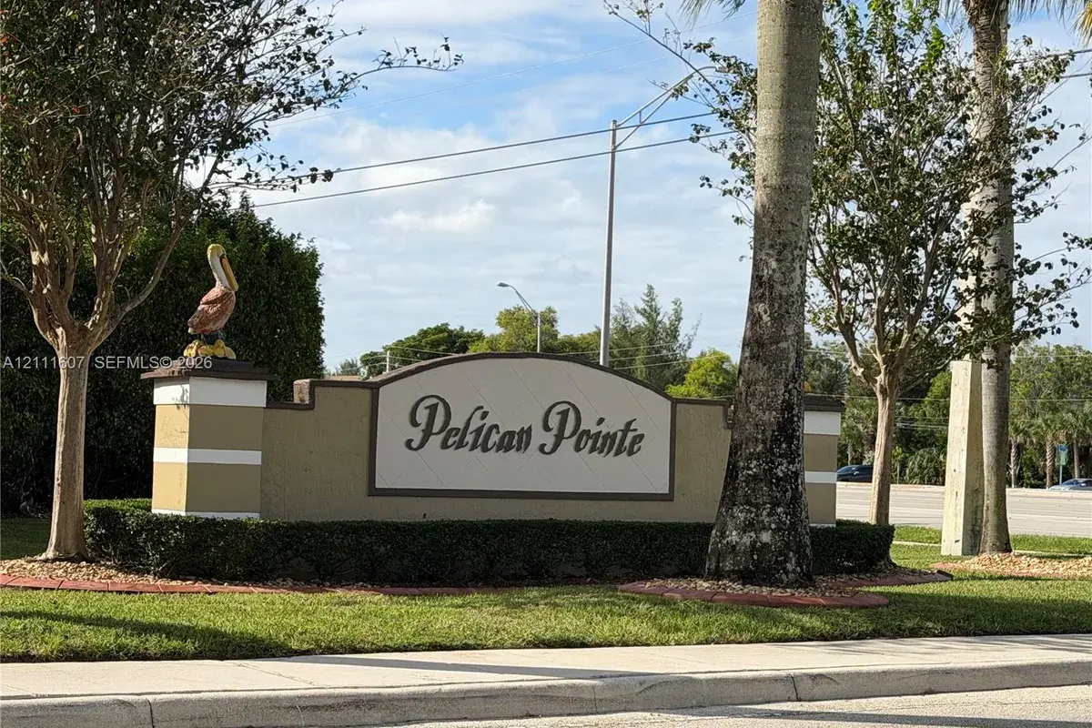 392 SW 122nd Ave, Pembroke Pines FL 33025