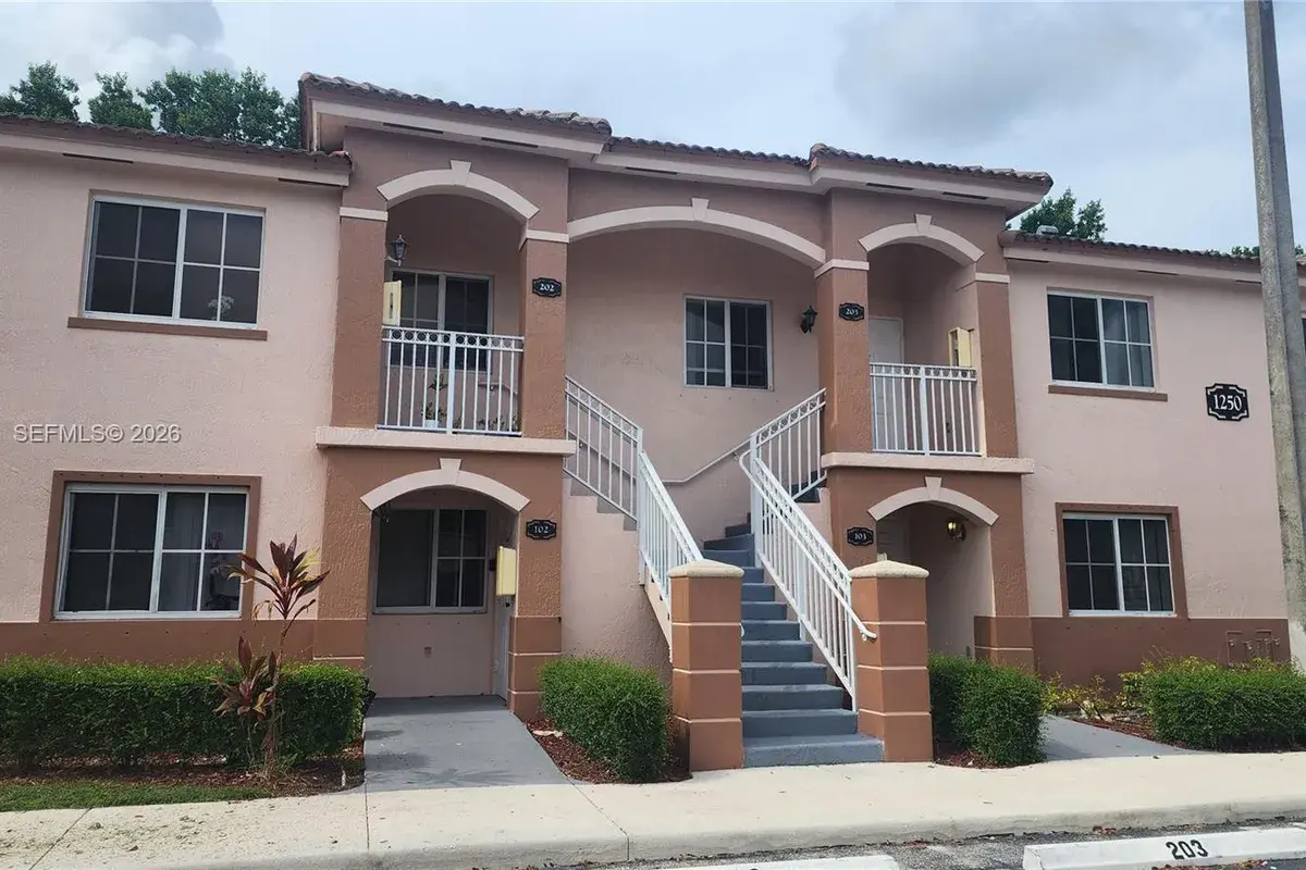 1250 SE 28th Ct # 102, Homestead FL 33035
