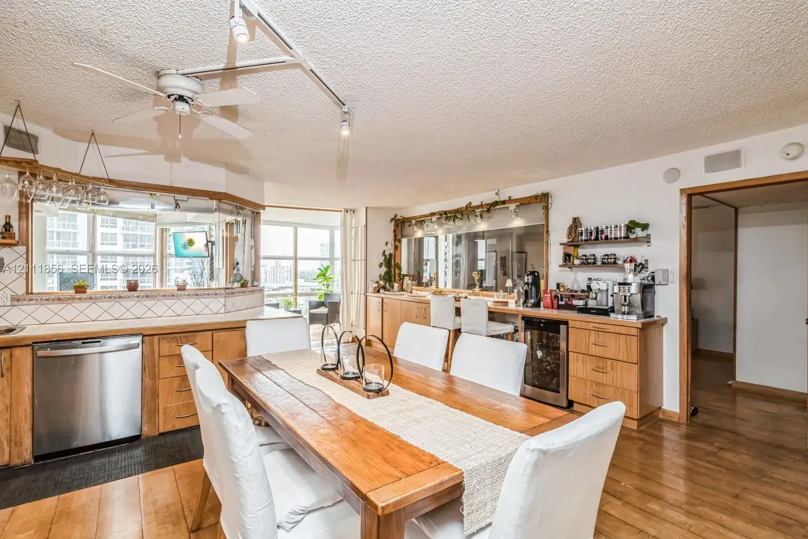 6423 Collins Ave # 1602, Miami Beach FL 33141
