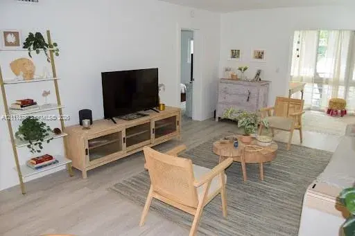 201 Galen Dr # 110, Key Biscayne FL 33149
