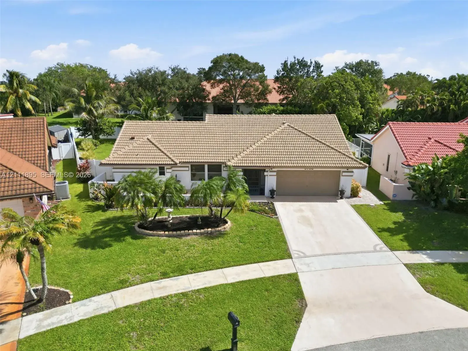 5792 Sun Pointe Cir, Boynton Beach FL 33437