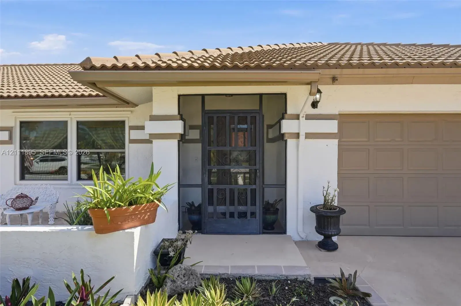 5792 Sun Pointe Cir, Boynton Beach FL 33437
