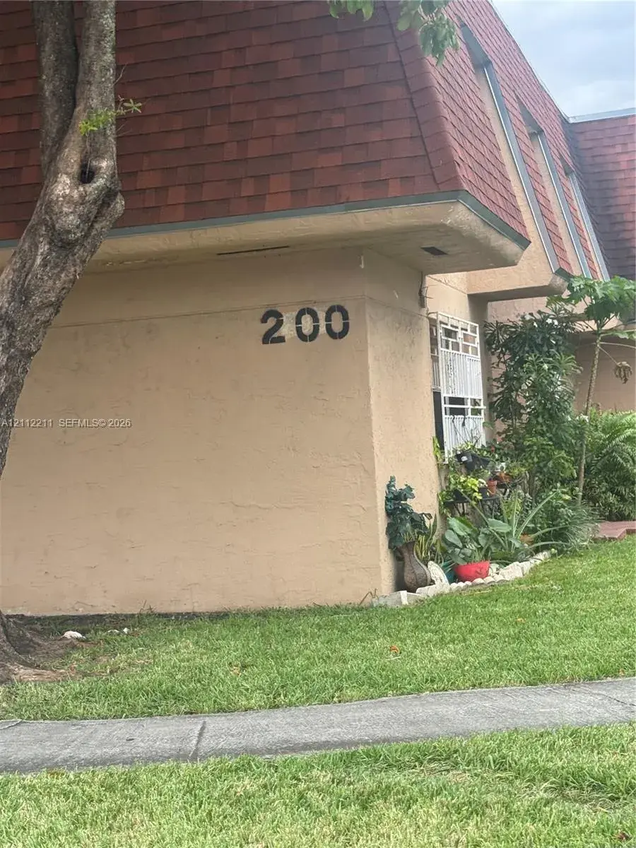 200 NW 107th Ave # 201, Miami FL 33172
