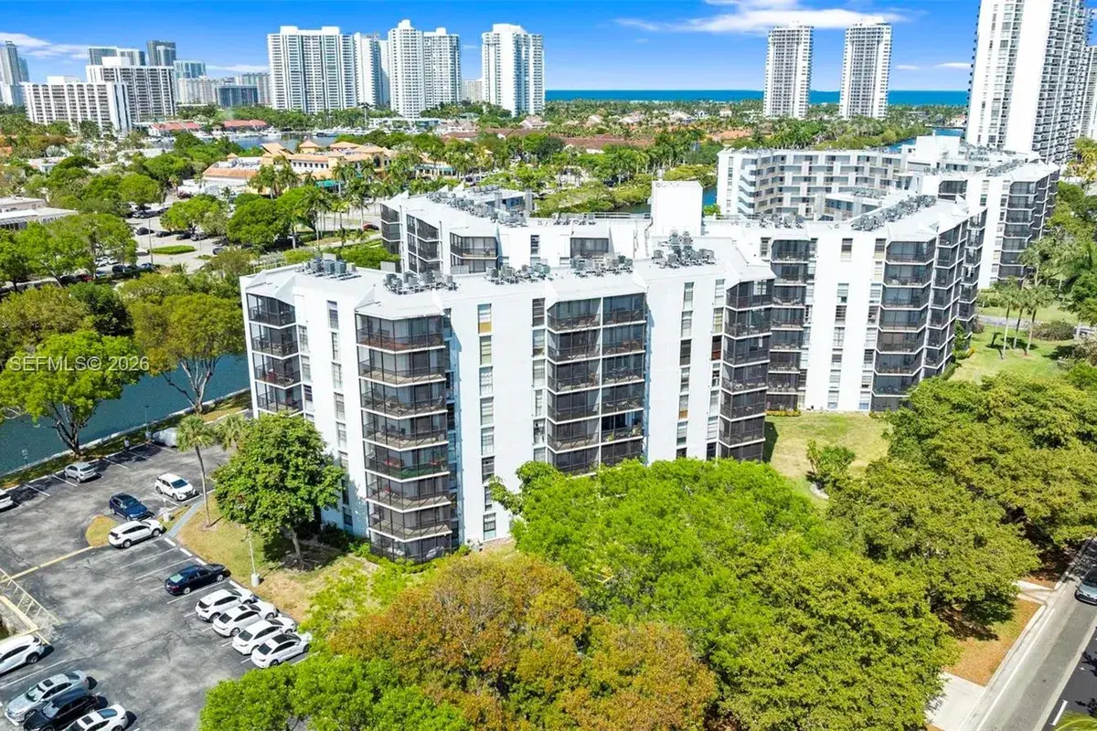 3401 N Country Club Dr # 311, Aventura FL 33180