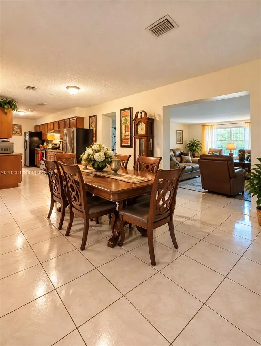 390 NW 49th Ave, Plantation FL 33317