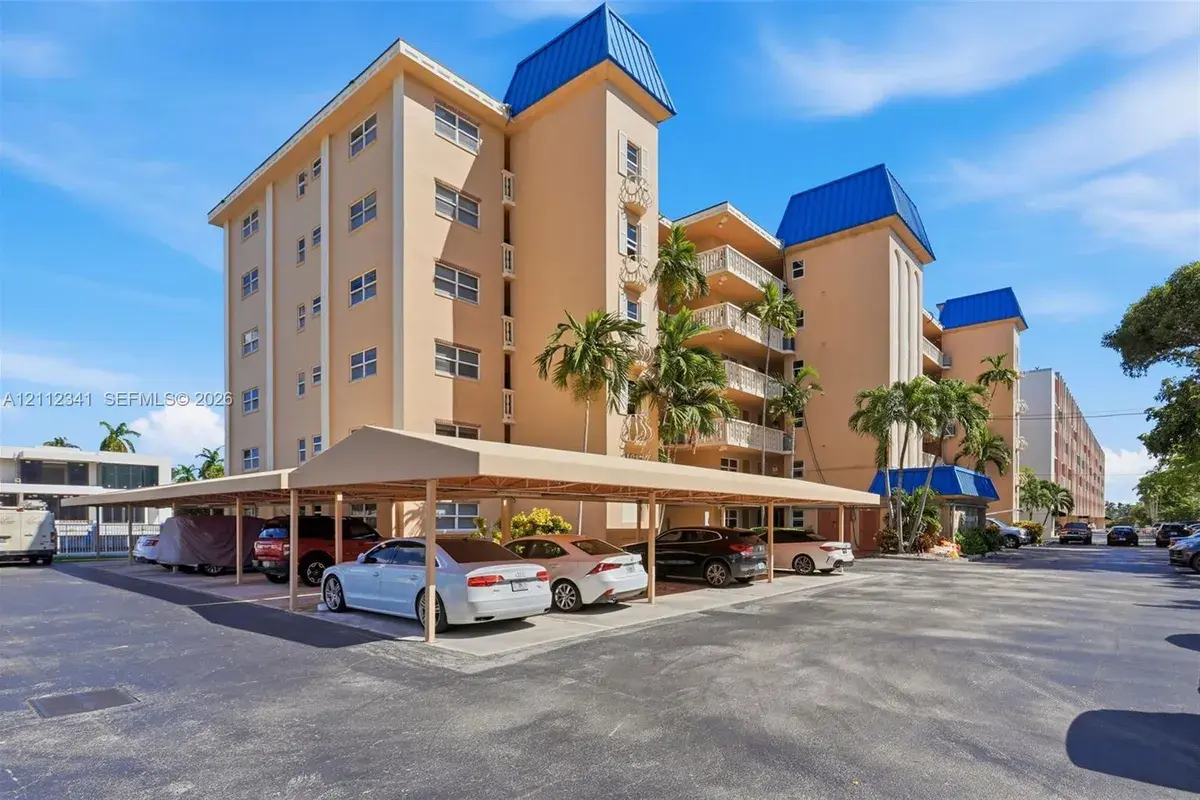 1617 SE 15th St # 401, Fort Lauderdale FL 33316