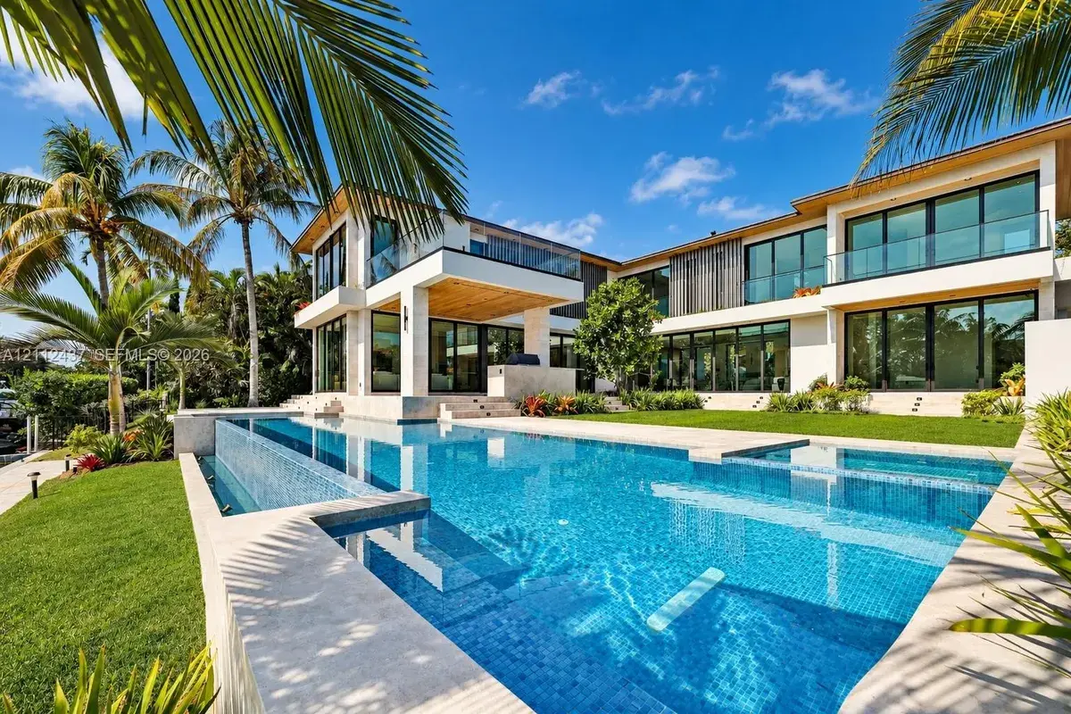 770 Lake Rd, Miami FL 33137