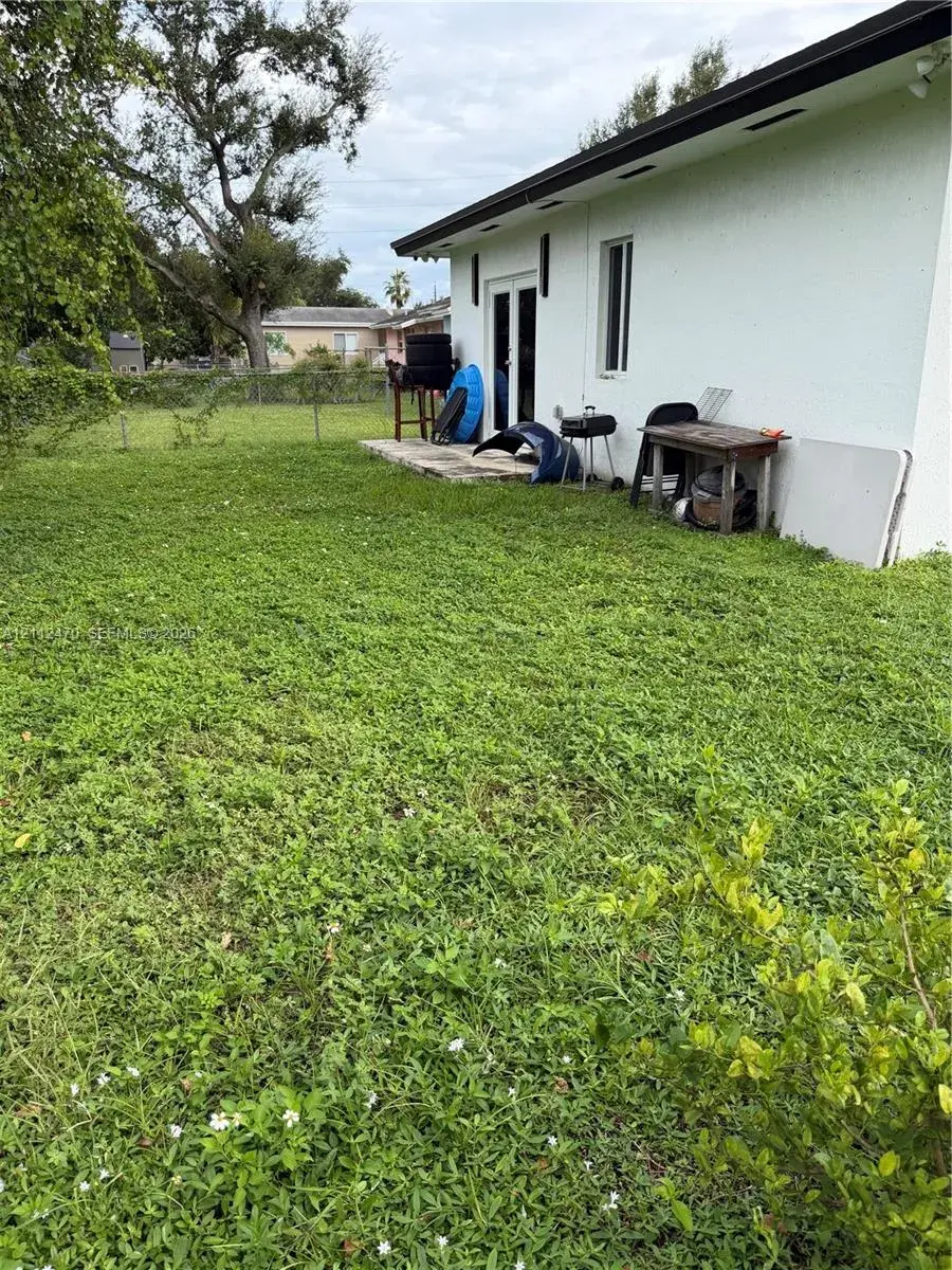 1941 NW 151st St, Miami Gardens FL 33054