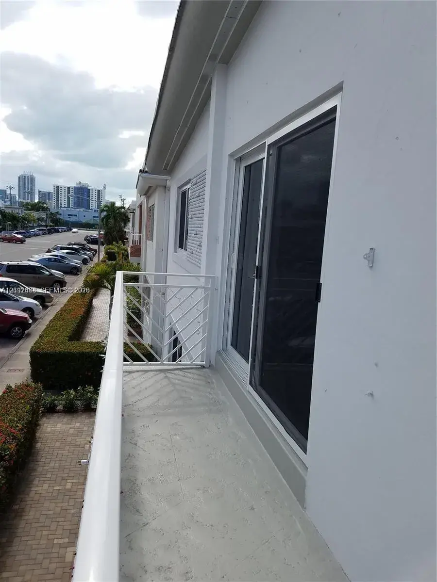 7430 Byron Ave # 9A, Miami Beach FL 33141
