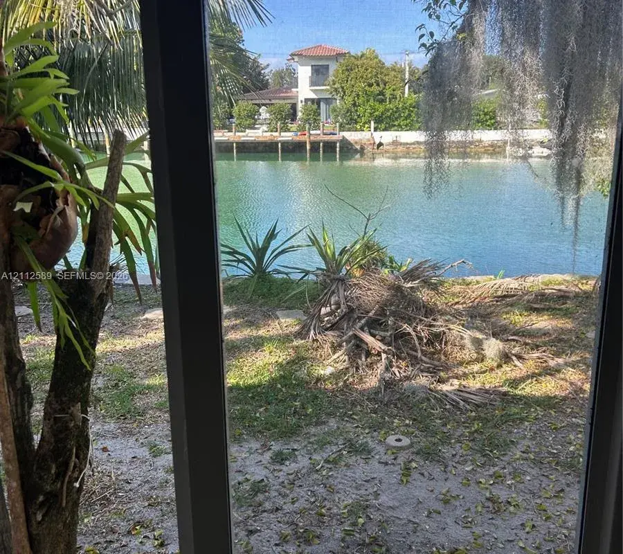 1795 Calais Dr # 4, Miami Beach FL 33141