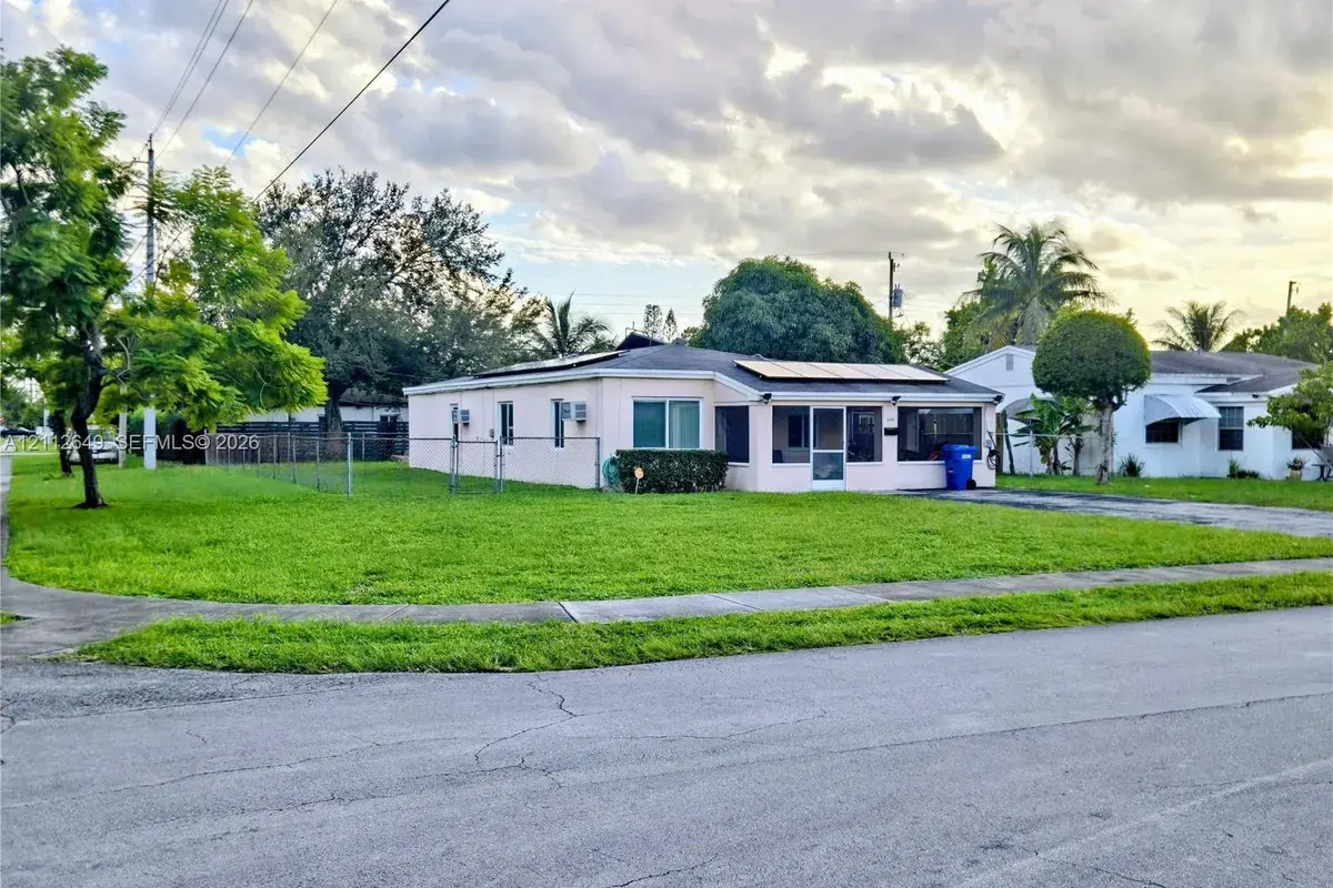 1698 NE 177th St, North Miami Beach FL 33162
