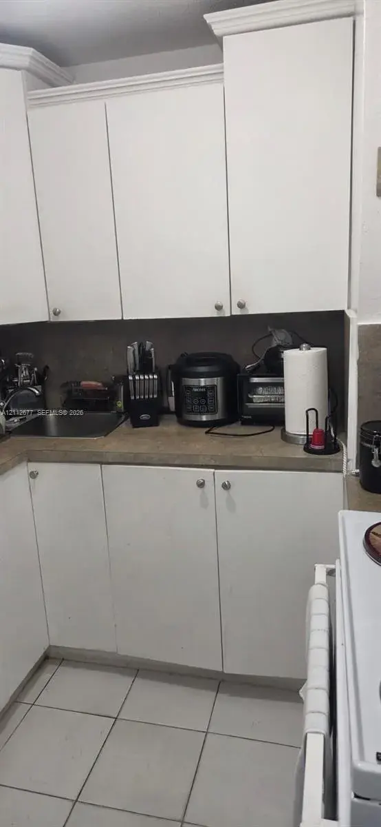 6675 W 4th Ave # 206, Hialeah FL 33012