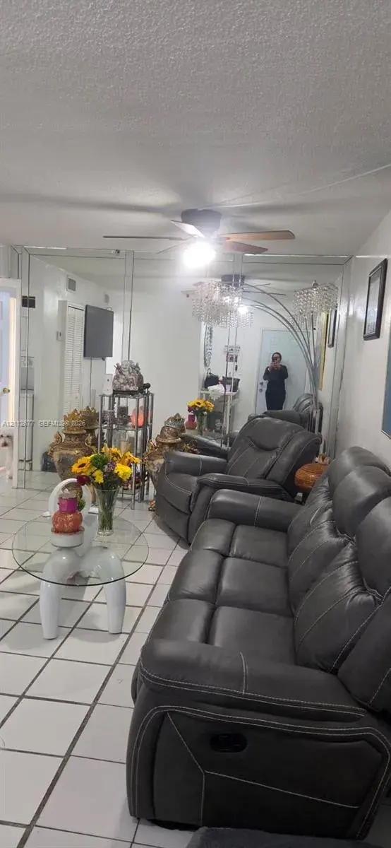 6675 W 4th Ave # 206, Hialeah FL 33012