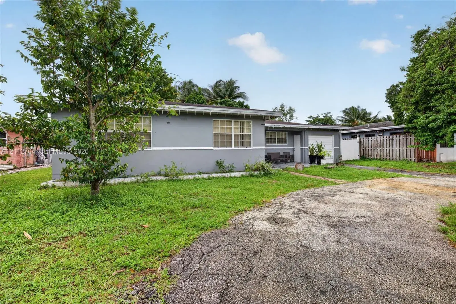 4332 NW 2nd St, Plantation FL 33317