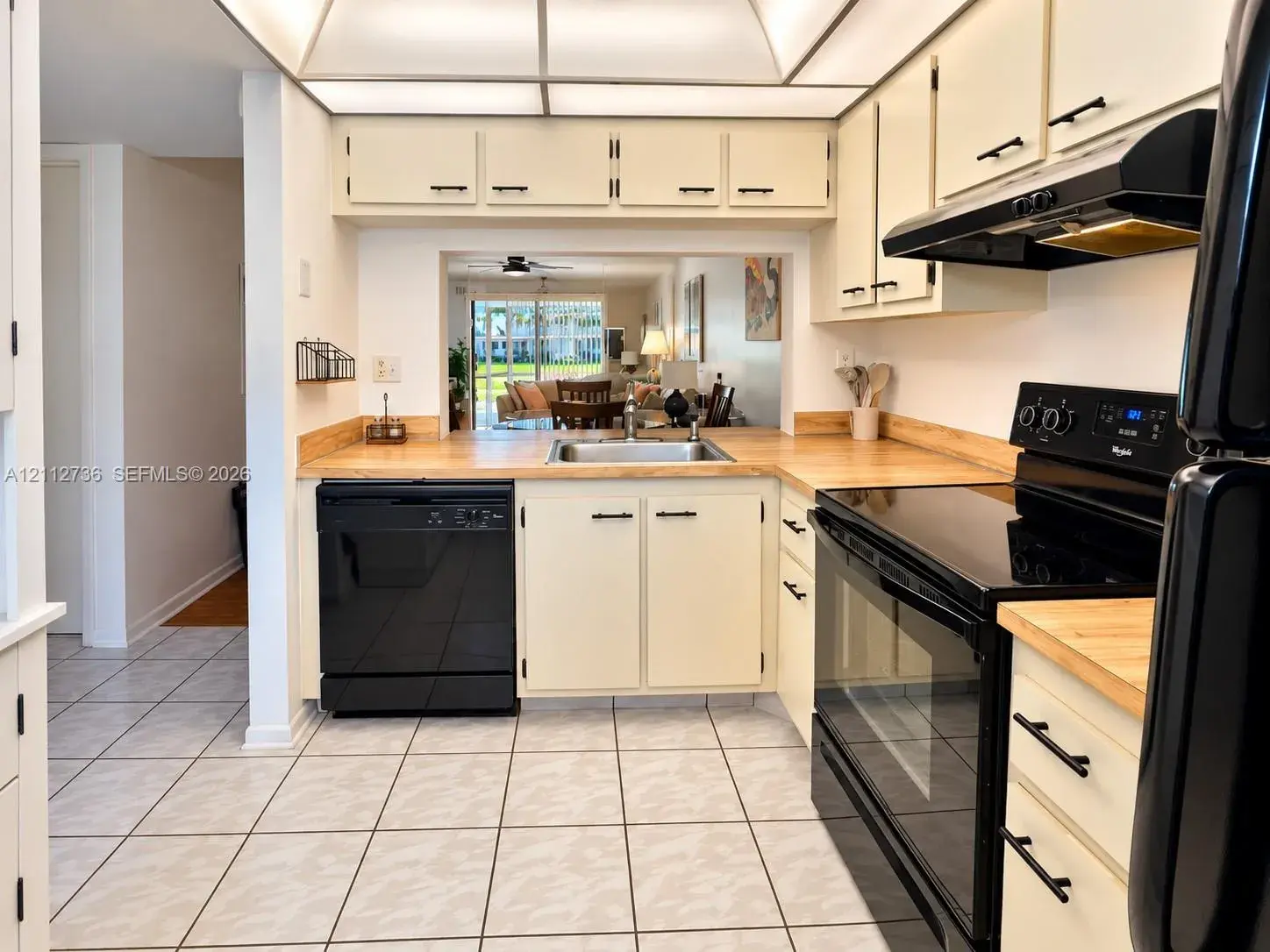 10332 Sunrise Lakes Blvd # 103, Sunrise FL 33322
