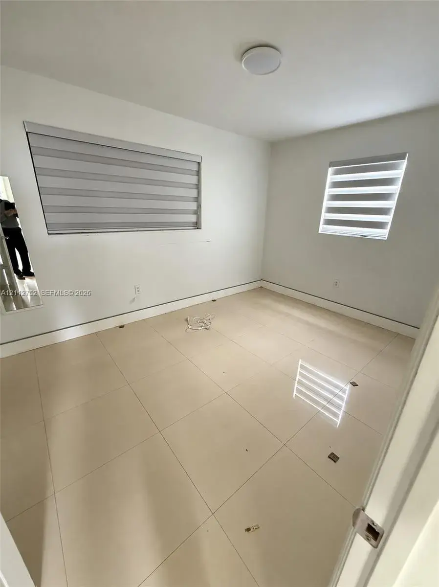 1210 N 71st Ave, Hollywood FL 33024