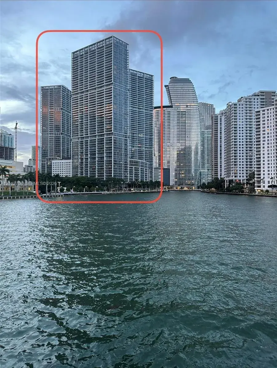 1 bedroom 1 bath Residential for sale at 475 Brickell Ave # 2011, Miami FL 33131