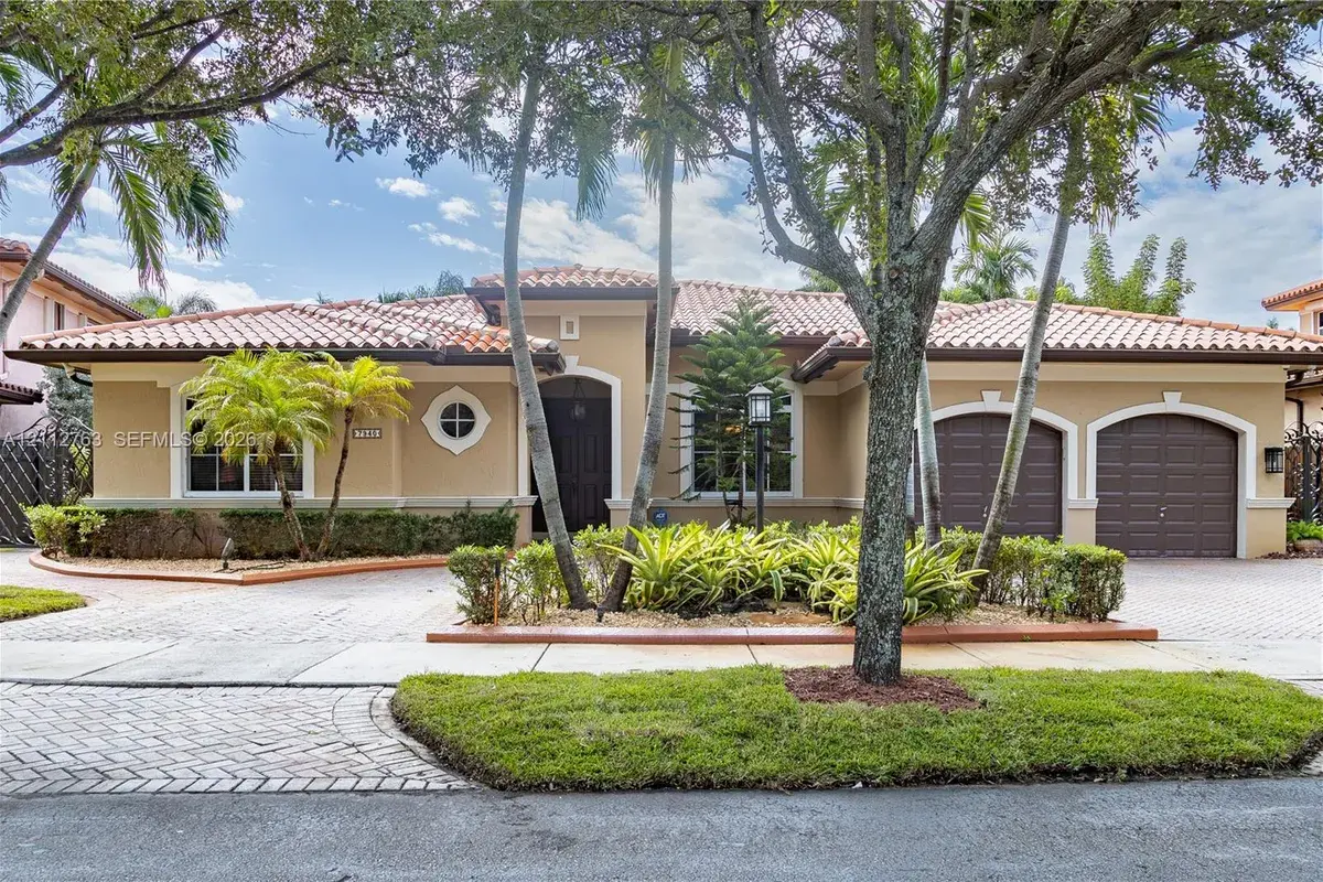 7940 NW 159th Ter, Miami Lakes FL 33016