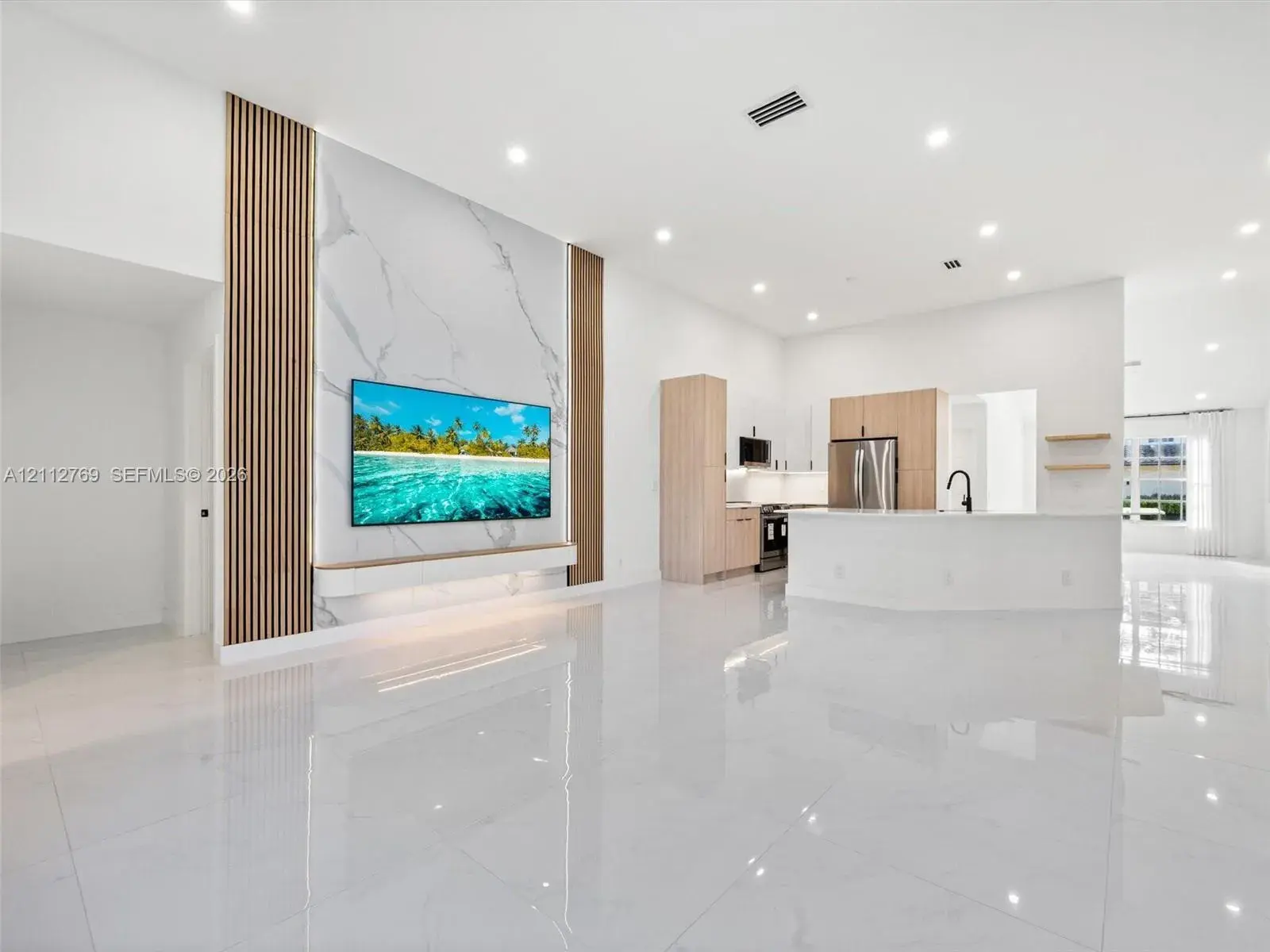 816 Crestview Cir, Weston FL 33327