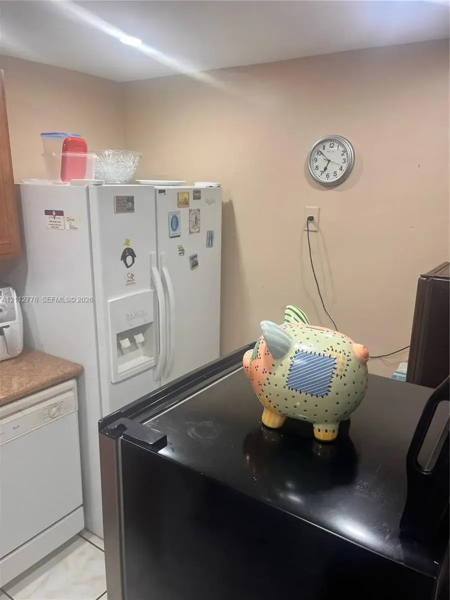 1825 W 44th Pl # 302, Hialeah FL 33012