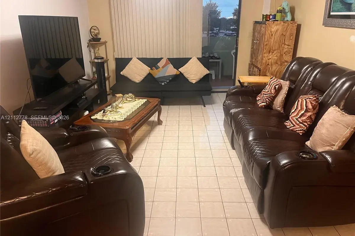 1825 W 44th Pl # 302, Hialeah FL 33012