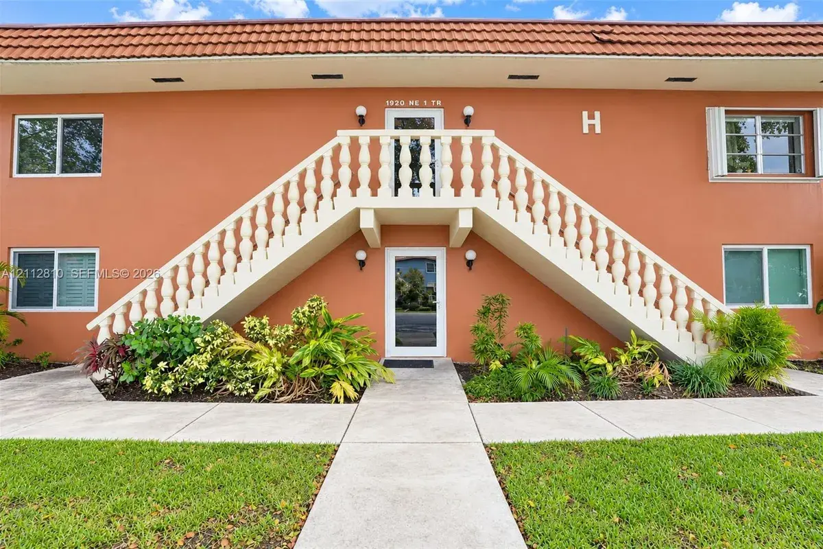 1920 NE 1st Ter # 107H, Wilton Manors FL 33305