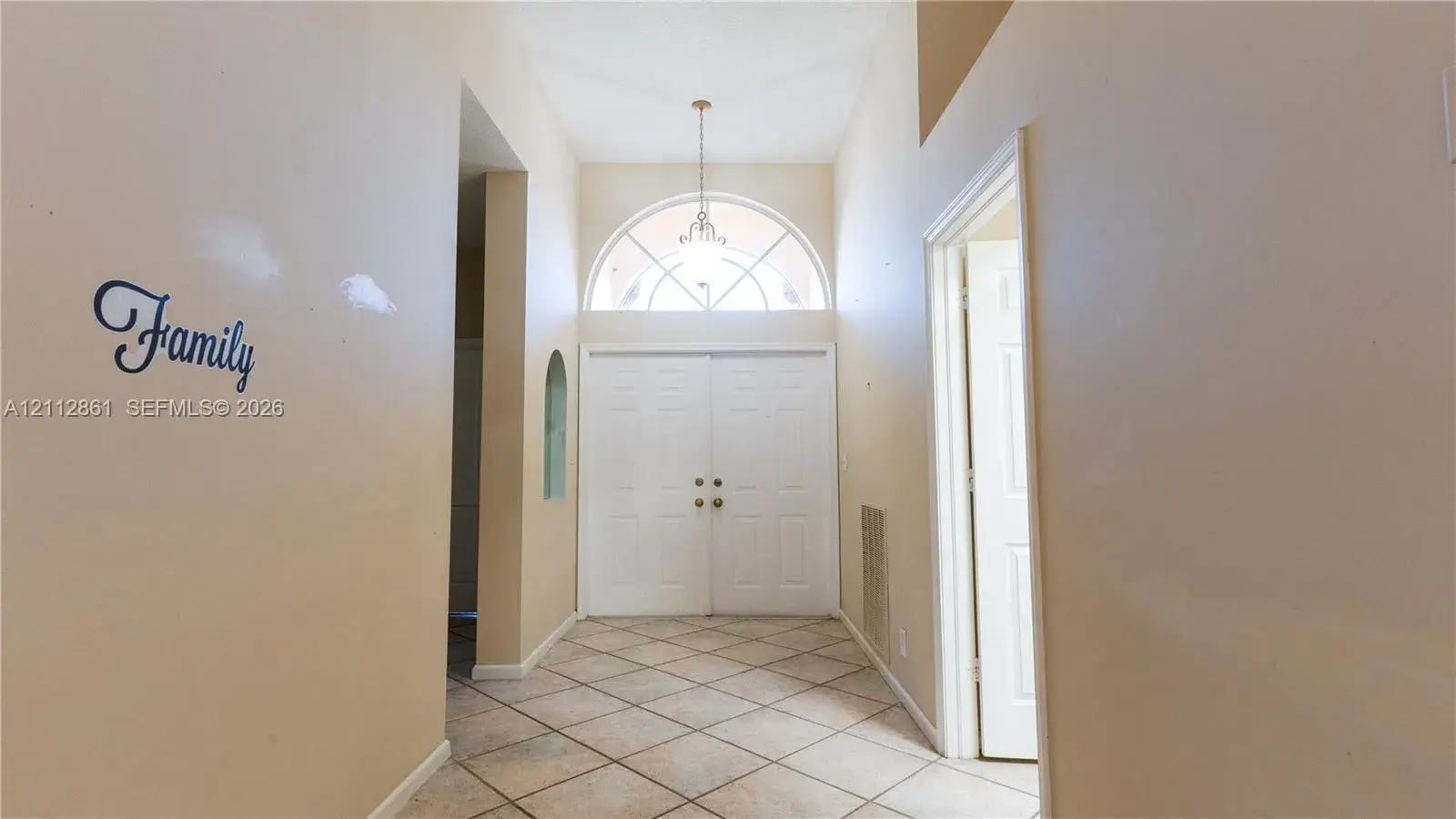1528 SE Holyrood Ln, Port St. Lucie FL 34952