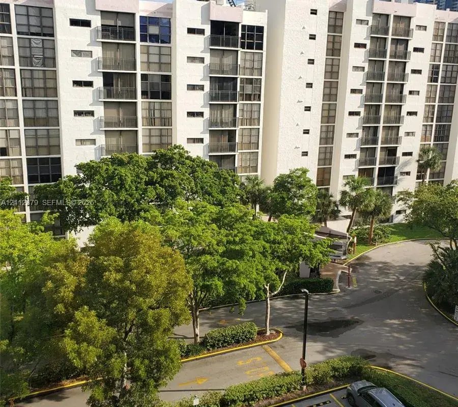 16909 N Bay Rd # 702, Sunny Isles Beach FL 33160