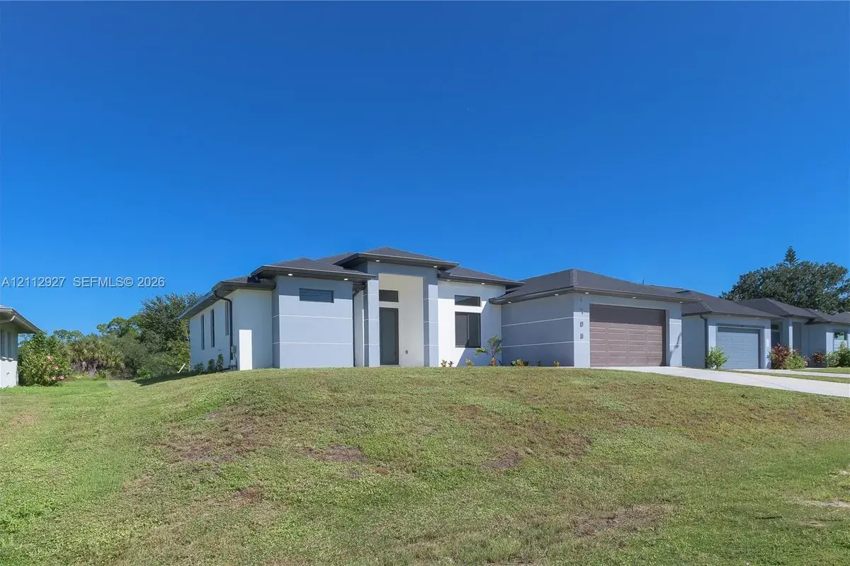 1705 NE 28 St, Cape Coral FL 33909
