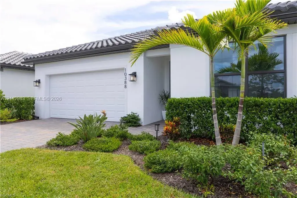 10388 Maddox Ln, Bonita Springs FL 34135