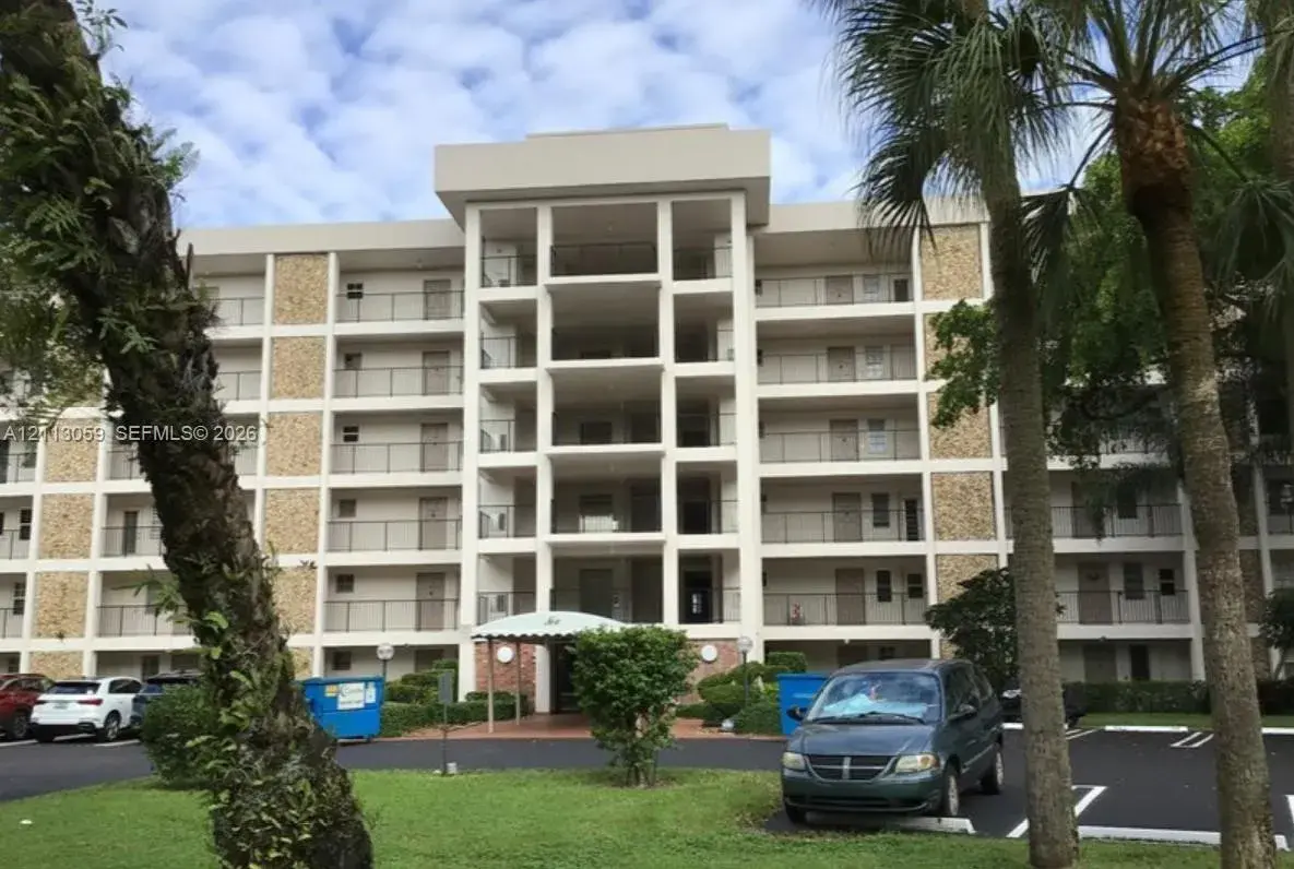 2751 N Palm Aire Dr # 102, Pompano Beach FL 33069