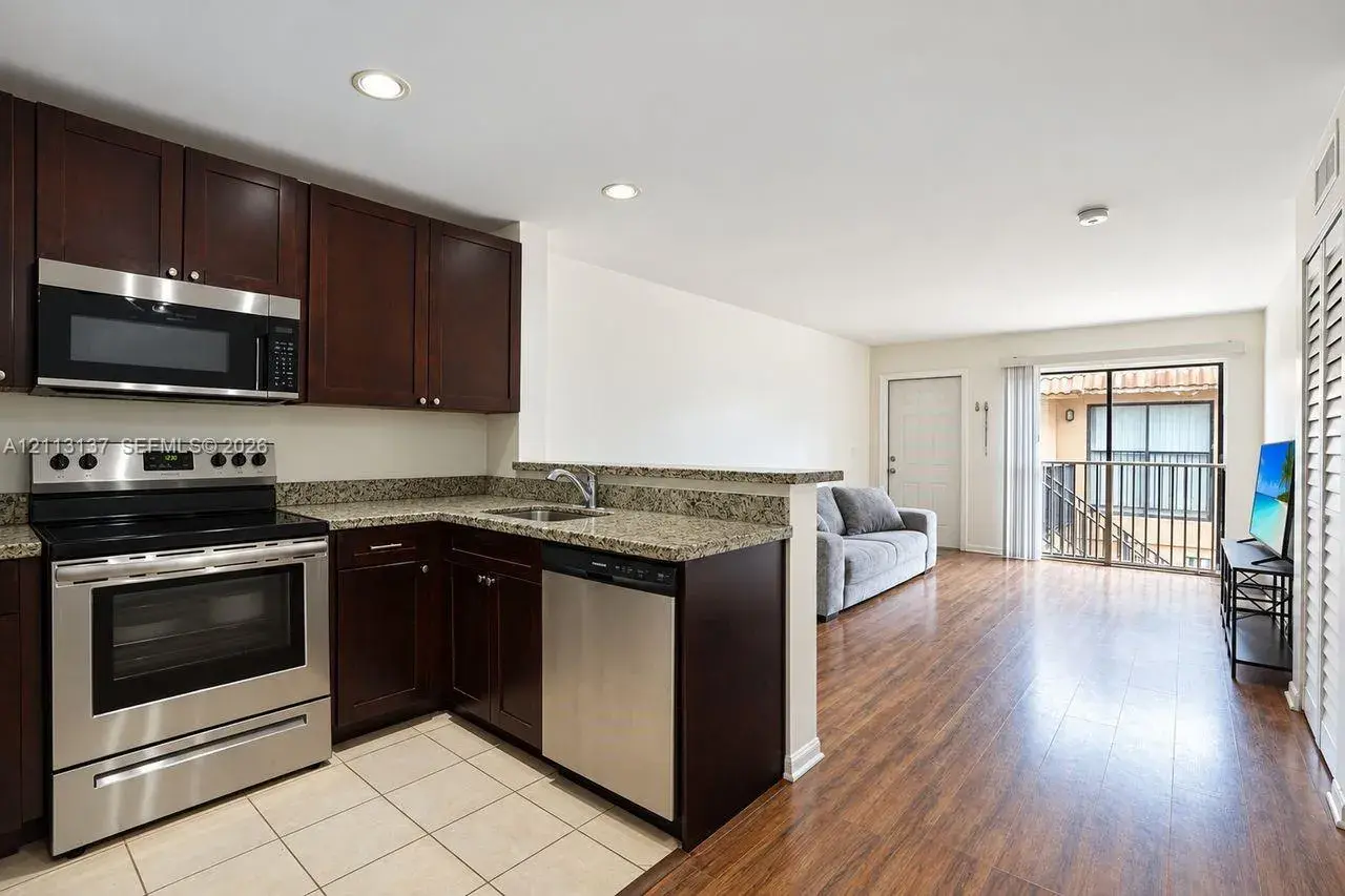 10884 Royal Palm Blvd # 10884, Coral Springs FL 33065