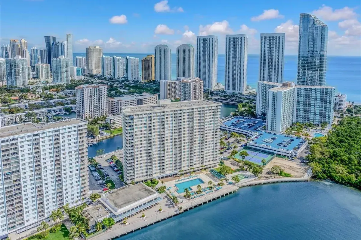 300 Bayview Dr # 1614, Sunny Isles Beach FL 33160