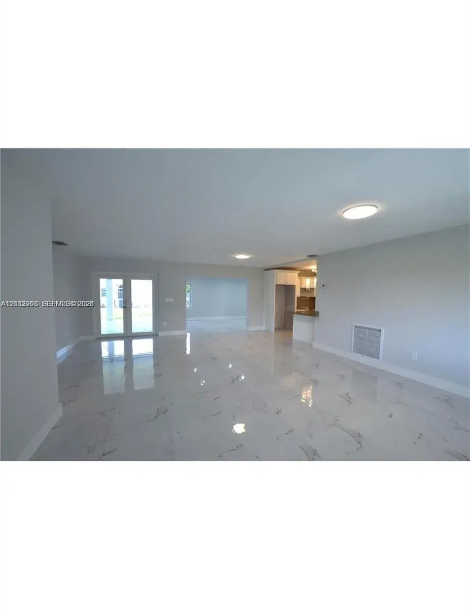 9040 SW 48th Ter, Miami FL 33165