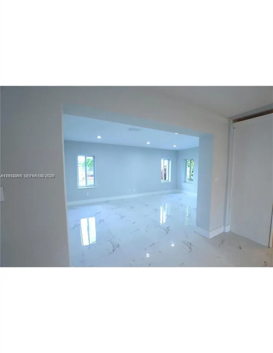 9040 SW 48th Ter, Miami FL 33165