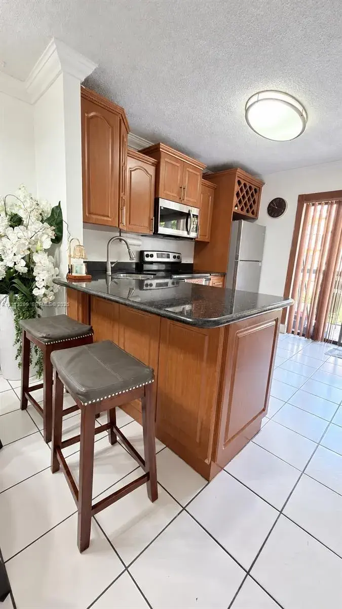 5460 W 21st Ct # 208, Hialeah FL 33016
