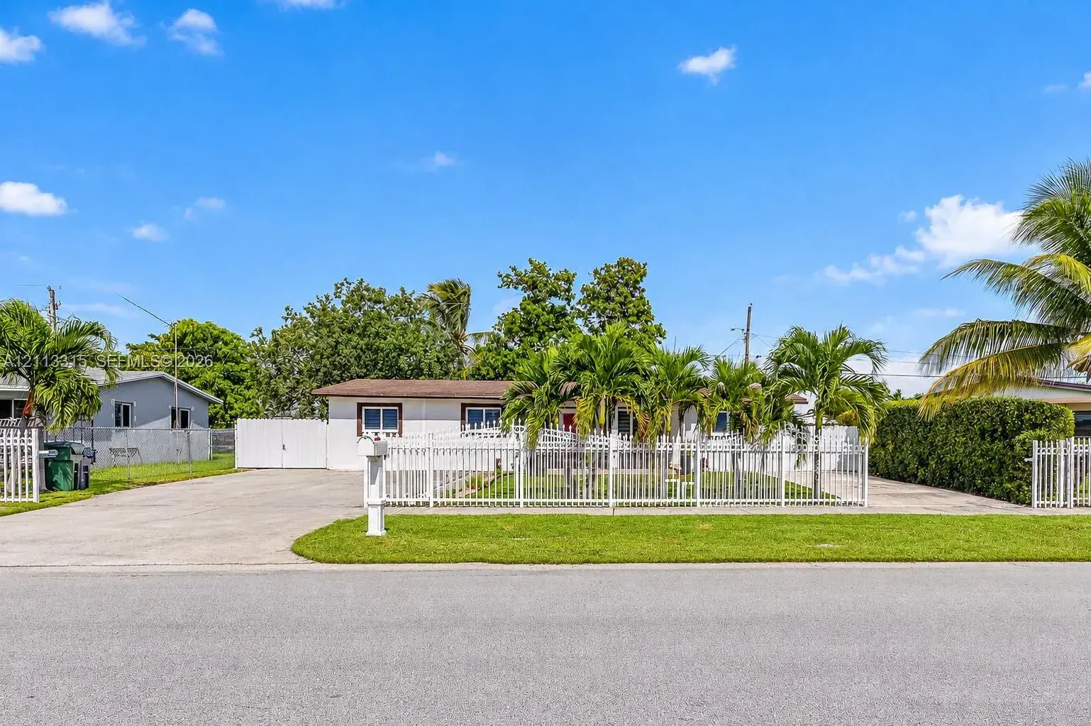 11821 SW 187th Ter, Miami FL 33177