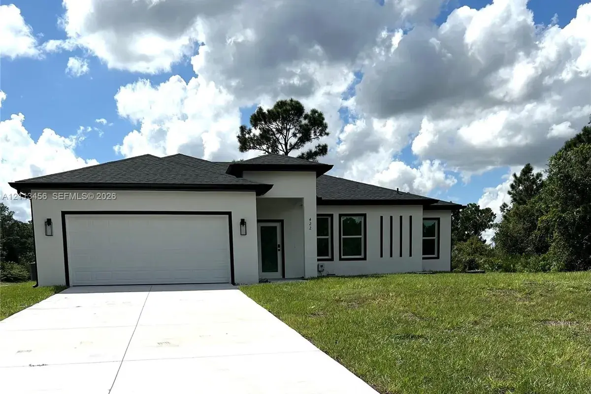 422 SE Eisenhower BLVD, Lehigh Acres FL 33974